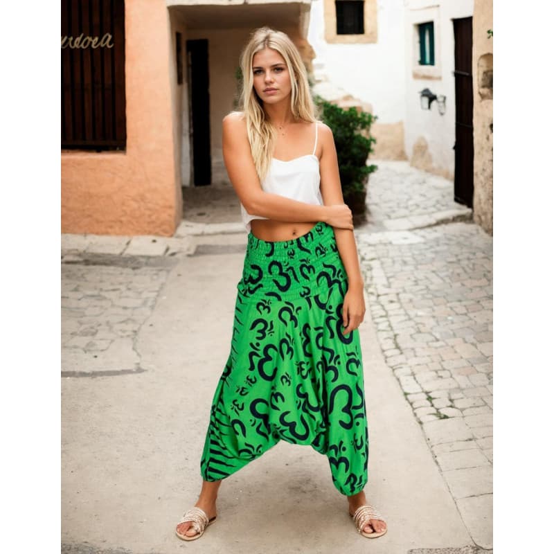 MPA50106 - Pantalón Afgano Motivo Om Verde: Estilo Étnico con Símbolo Sagrado - Talla Única